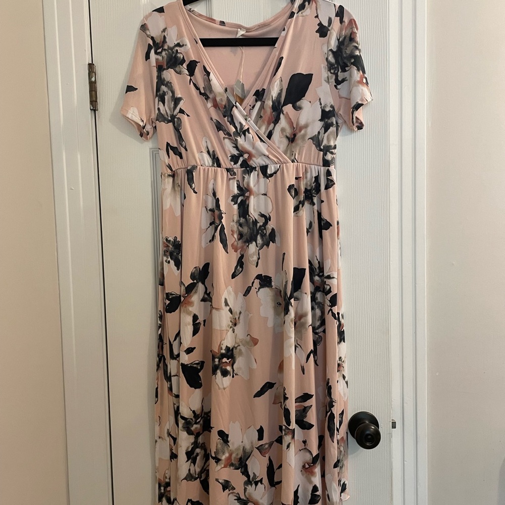NWT Pinkblush Pink Floral Maternity Dress